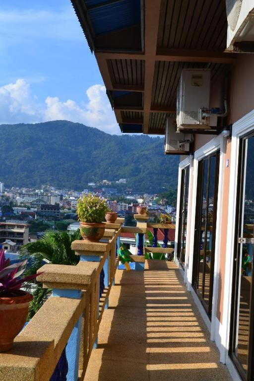 Oyo 851 On Hill Residence Patong Экстерьер фото
