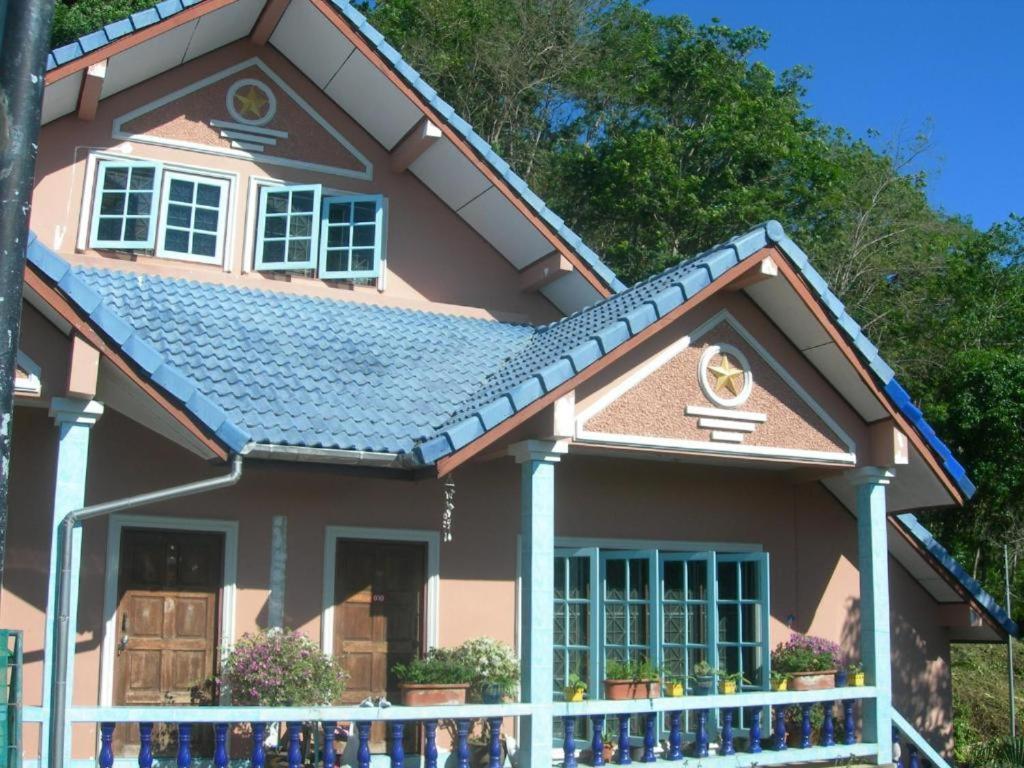 Oyo 851 On Hill Residence Patong Экстерьер фото
