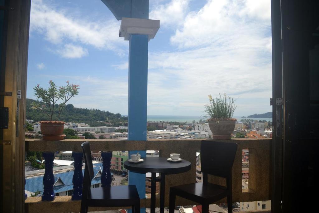 Oyo 851 On Hill Residence Patong Экстерьер фото