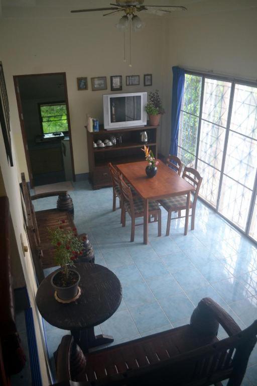 Oyo 851 On Hill Residence Patong Экстерьер фото
